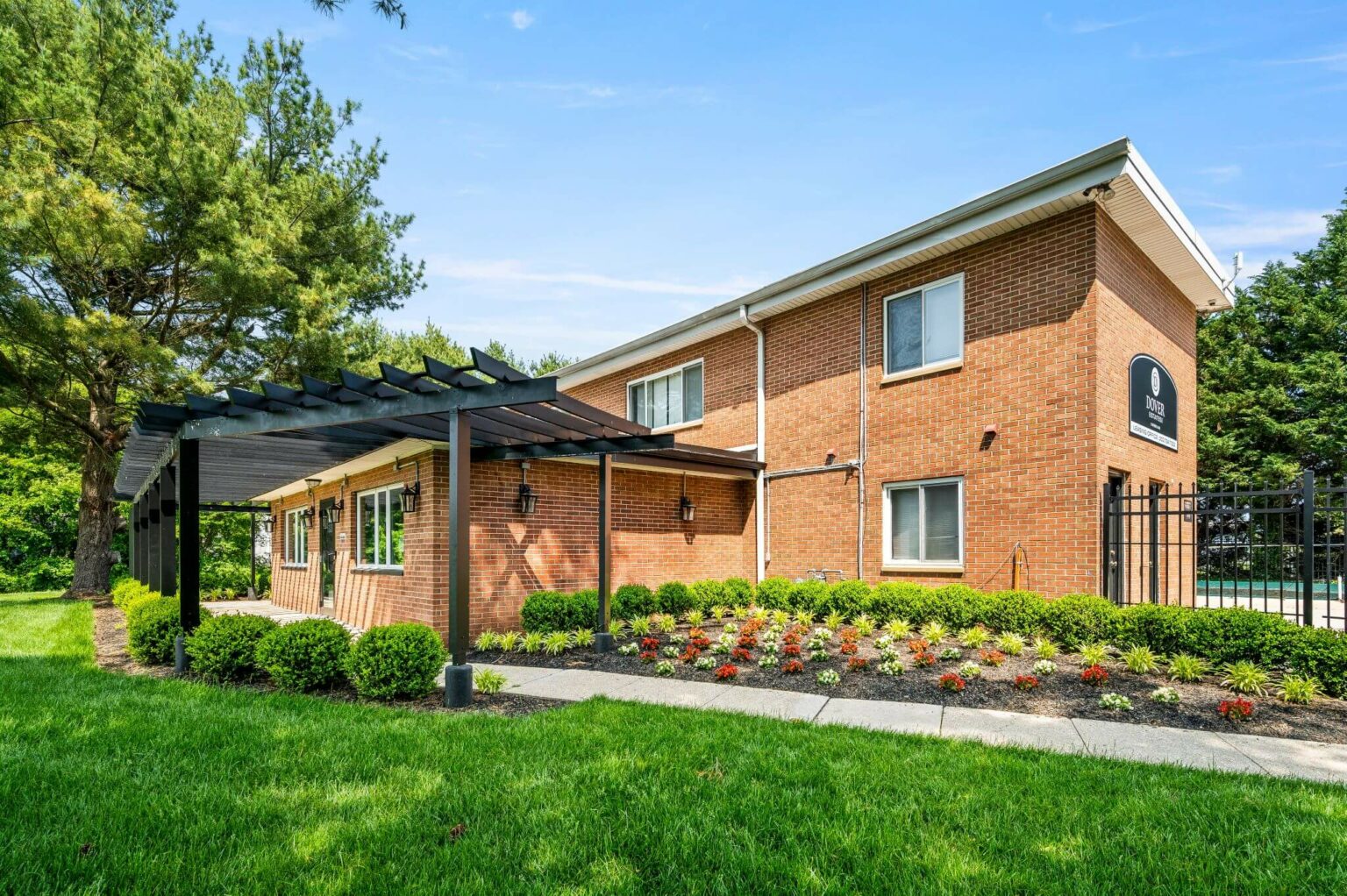 Photos of Apartments & Amenities Dover Estates