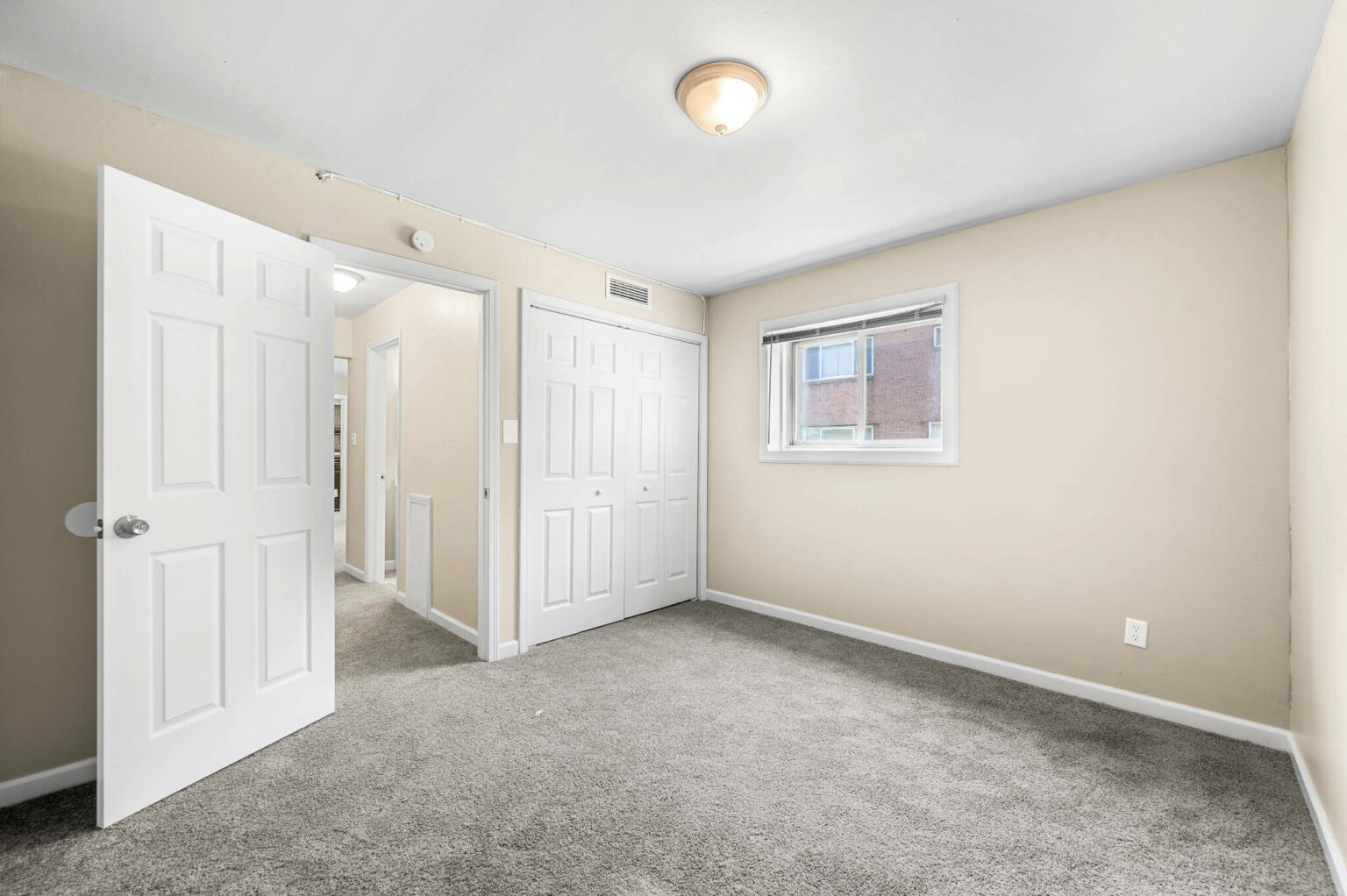 Photos of Apartments & Amenities Dover Estates